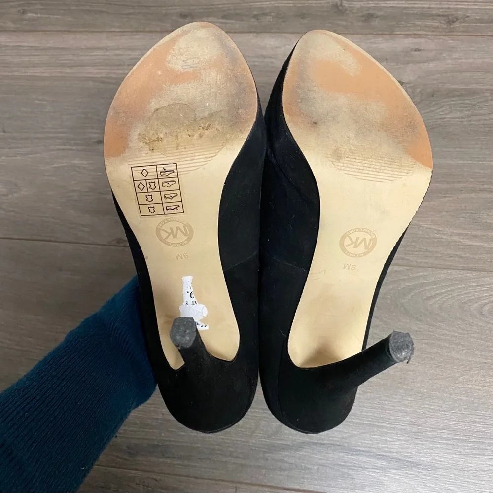 Michael Michael Kors | Black York Suede Pumps 9